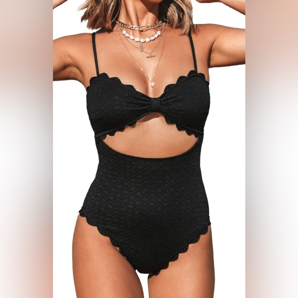 NWT CUPSHE Women's One Piece Swimsuit Sexy Black Cutout Scallop Trim SMALL